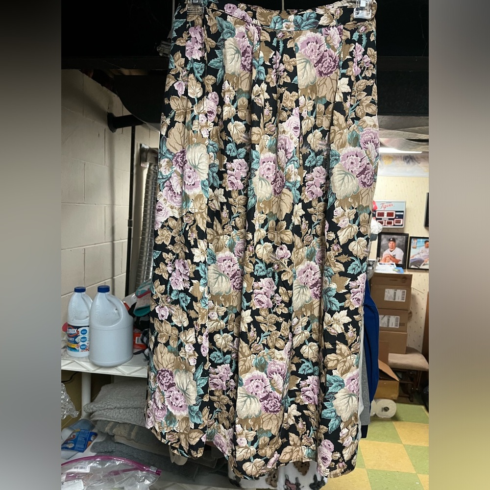Susan Burrowes Floral Print Skirt EUC Size